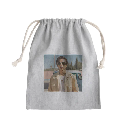 サングラスをかけたイケメン Mini Drawstring Bag