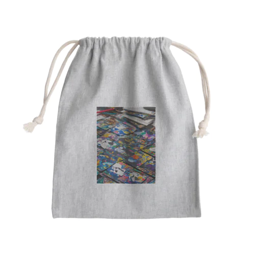 パレットの不思議 Mini Drawstring Bag