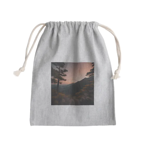 夕陽が山々にそそぐ美しい光 Mini Drawstring Bag