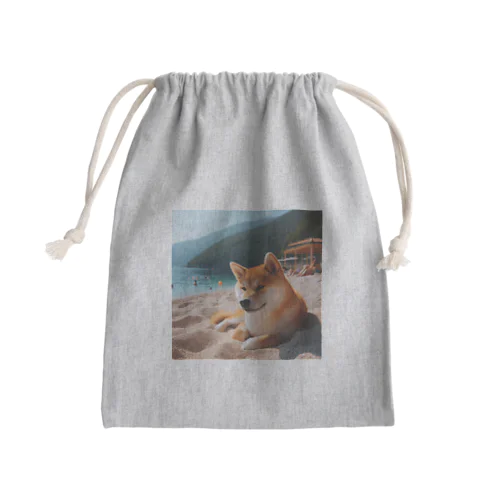 海でまったりしている柴犬さん Mini Drawstring Bag