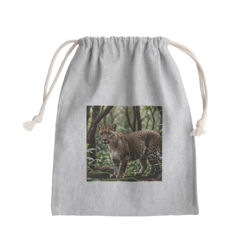 ジャングルを歩くヒョウ Mini Drawstring Bag