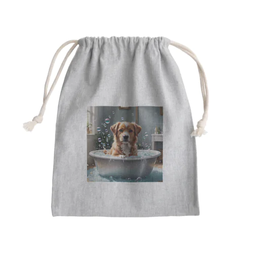 犬の水浴び Mini Drawstring Bag