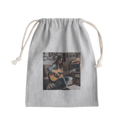 ギターを弾く女の子 Mini Drawstring Bag