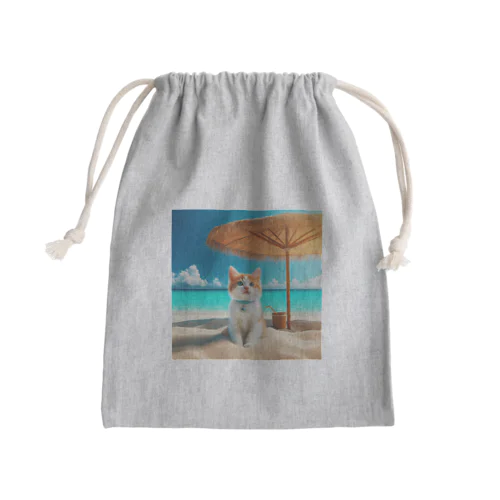 南国の海で一時のバカンスを楽しむ Mini Drawstring Bag