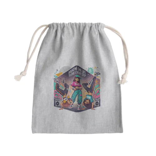 「ステップ一つ一つに命を吹き込む」 Mini Drawstring Bag