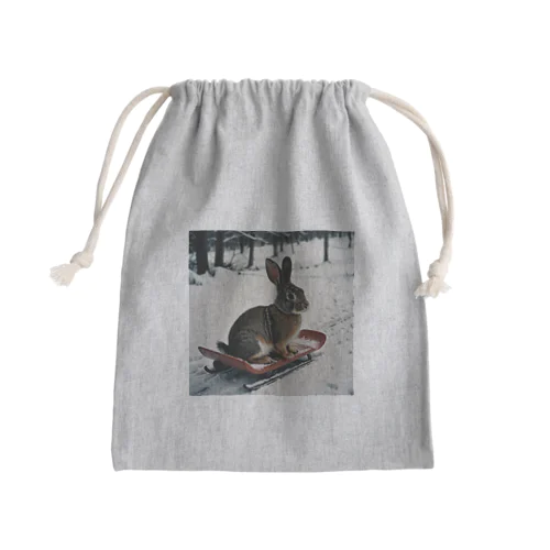 そりで滑っているウサギ Mini Drawstring Bag