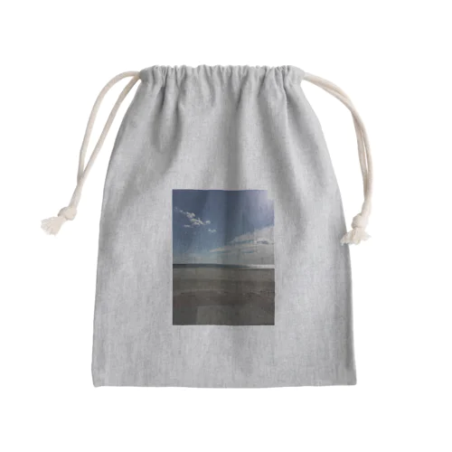 とある綺麗な海。 Mini Drawstring Bag