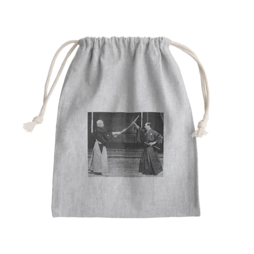 【渋さ全開！】昔の日本のおじさん達の剣道 Mini Drawstring Bag