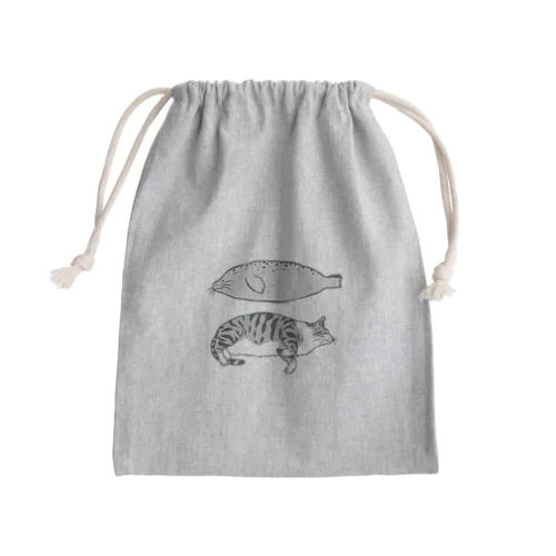 猫とアザラシ Mini Drawstring Bag