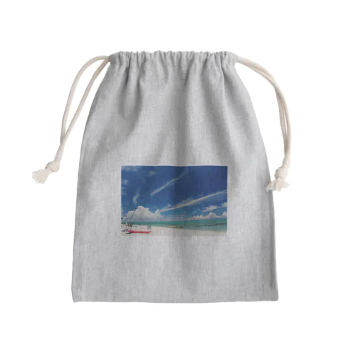 白い砂浜とビーチ Mini Drawstring Bag