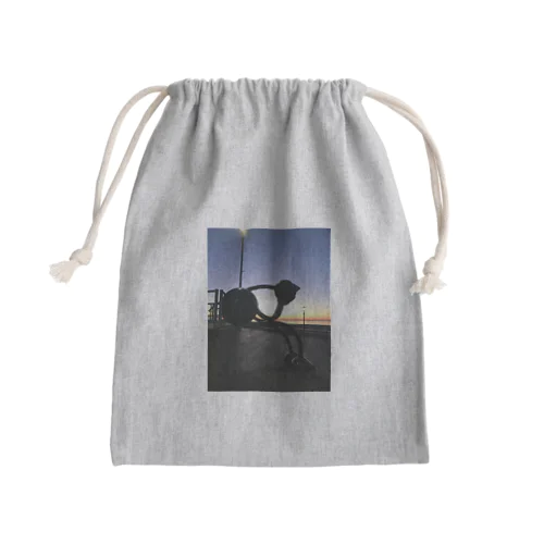 悩ましい男 Mini Drawstring Bag