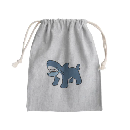 さかなをくわえたサメ Mini Drawstring Bag