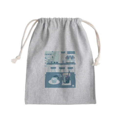 アイスコーヒーをどうぞ　～常連さんの指定席～ Mini Drawstring Bag