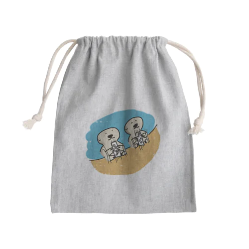 おもちゃで遊ぶラッコ Mini Drawstring Bag