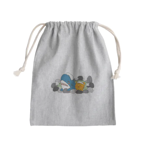 猫の茶トラさんサメさんと仲良し温泉 Mini Drawstring Bag