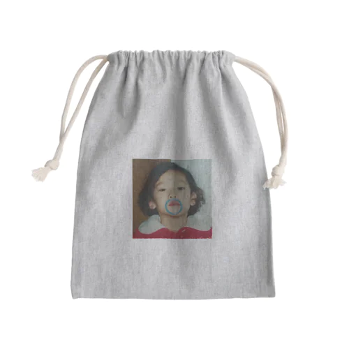 小島ふかせの幼少期です。 Mini Drawstring Bag