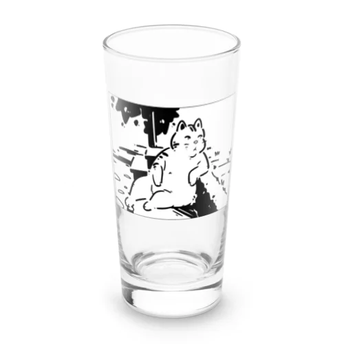 肘をついてくつろぐ猫 Long Sized Water Glass