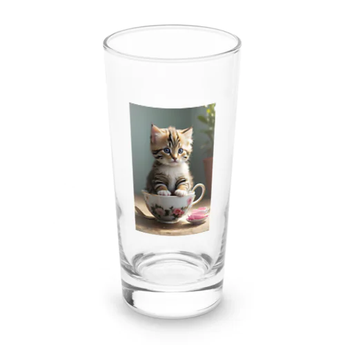 かわいい子猫がティーカップに座っているグッズ Long Sized Water Glass