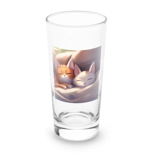 休日に布団から出てこない夫婦ネコ Long Sized Water Glass