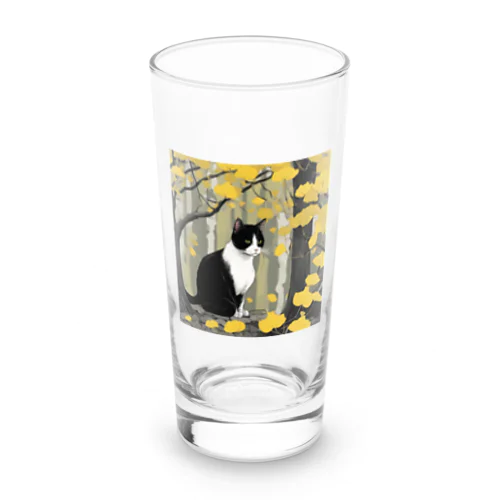 ハチワレ白黒猫とイチョウ ロンググラス