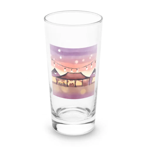 オープンテラスと釣り照明の輝きで夕暮れの美を彩る水彩アート Long Sized Water Glass