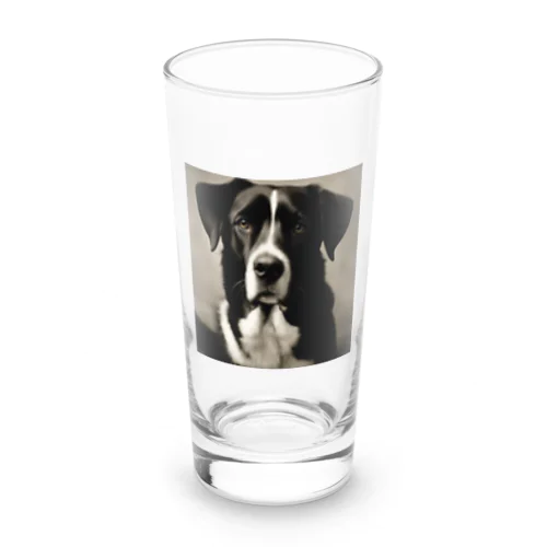 レトロでかわいい写真は、一匹の愛らしい犬 Long Sized Water Glass