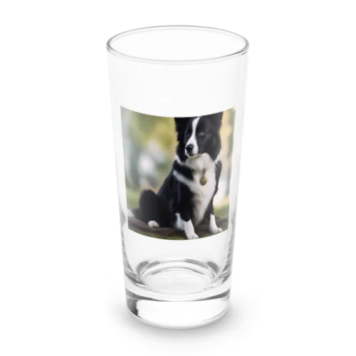 ペンダントをつけたワンちゃん Long Sized Water Glass