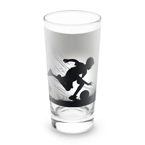 スポーツをする男の子 Long Sized Water Glass