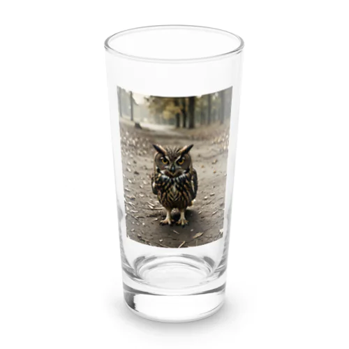 地面を歩くフクロウ Long Sized Water Glass