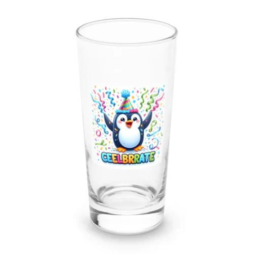 このキュートなペンギンがお祝いムード全開 Long Sized Water Glass