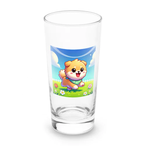 花咲く庭で楽しそうに走る柴犬ちゃん Long Sized Water Glass