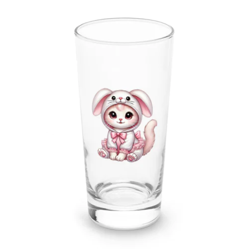 ふわふわバニーコスチュームのかわいい子猫 Long Sized Water Glass