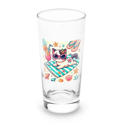 ビーチでリラックスするサングラスキャット Long Sized Water Glass