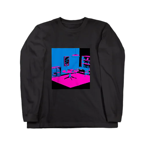 ソファでくつろぐ黒猫 Long Sleeve T-Shirt