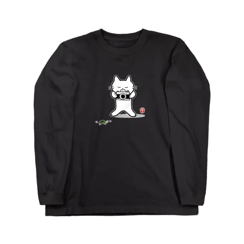 カメラで亀を撮る猫山さん Long Sleeve T-Shirt