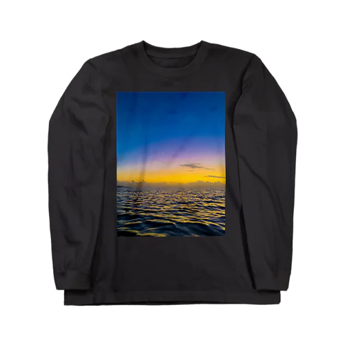 Night to the crescent moon Long Sleeve T-Shirt