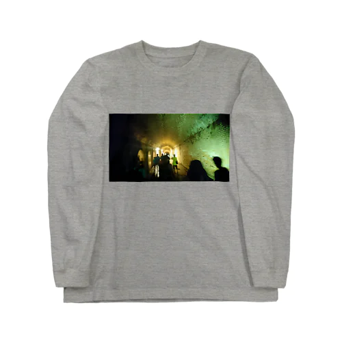 不気味なトンネル - Spooky Tunnel - Long Sleeve T-Shirt