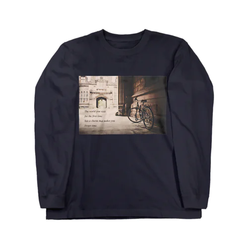 初めて訪れる世界 Long Sleeve T-Shirt