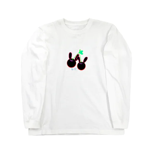 ブラックチェリーうさぎ Long Sleeve T-Shirt