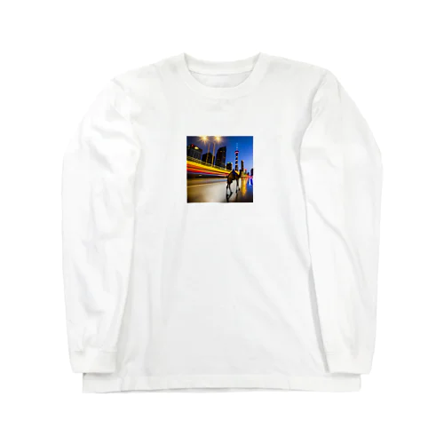夜の街を歩くラクダ Long Sleeve T-Shirt