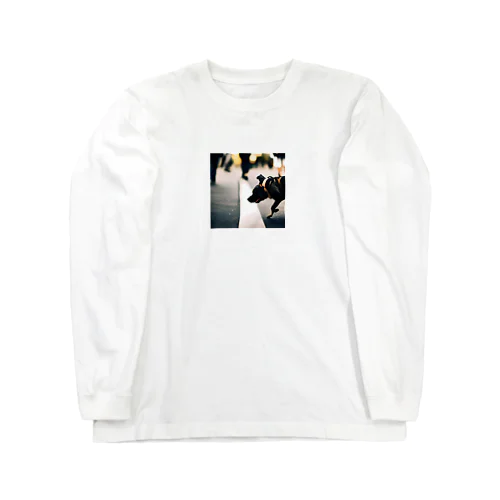 散歩中の犬のグッズ Long Sleeve T-Shirt