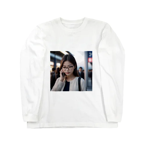 通話中亜細亜美女 Long Sleeve T-Shirt