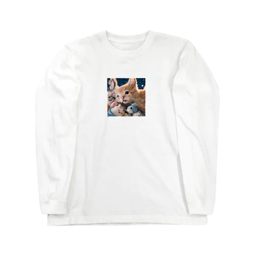 ぬいぐるみと猫ちゃんのショット ロングスリーブTシャツ