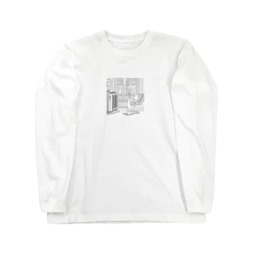 暖房の前でまったりと寝そべりながら冬を喜んでいる蛇 Long Sleeve T-Shirt