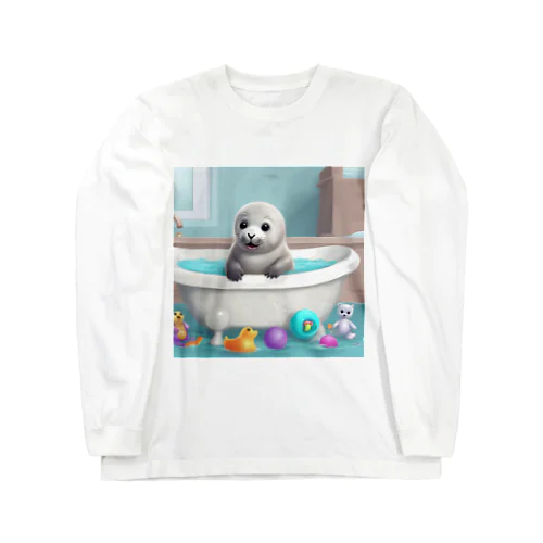 お風呂場のゴマアザラシの赤ちゃん ロングスリーブTシャツ