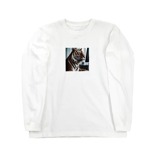 パソコンを使っているトラ Long Sleeve T-Shirt