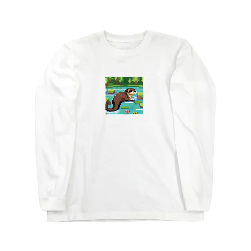 流れの中でバタフライスタイルで泳ぐコツメカワウソ Long Sleeve T-Shirt