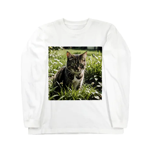 草むらの猫 Long Sleeve T-Shirt