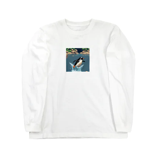 餌を捕まえるペンギン Long Sleeve T-Shirt