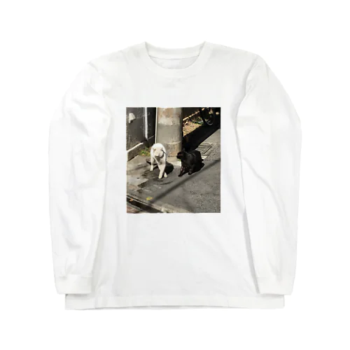 黒猫と白猫 電柱 Long Sleeve T-Shirt